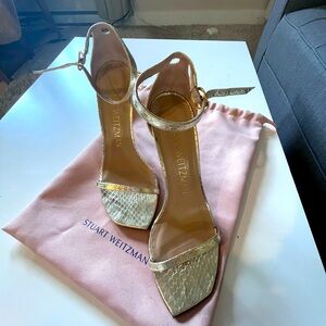 NUDISTCURVE 100 STRAP SANDAL 8,5 gold stuart weitzman